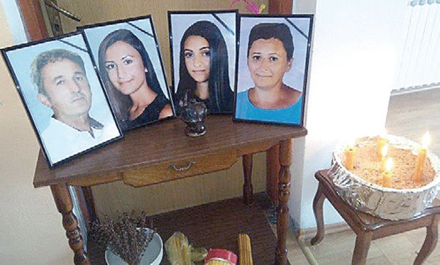 У НЕСРЕЋИ ПОГИНУЛА ЧИТАВА ПОРОДИЦА: Мештани после сахране кренули у протесте